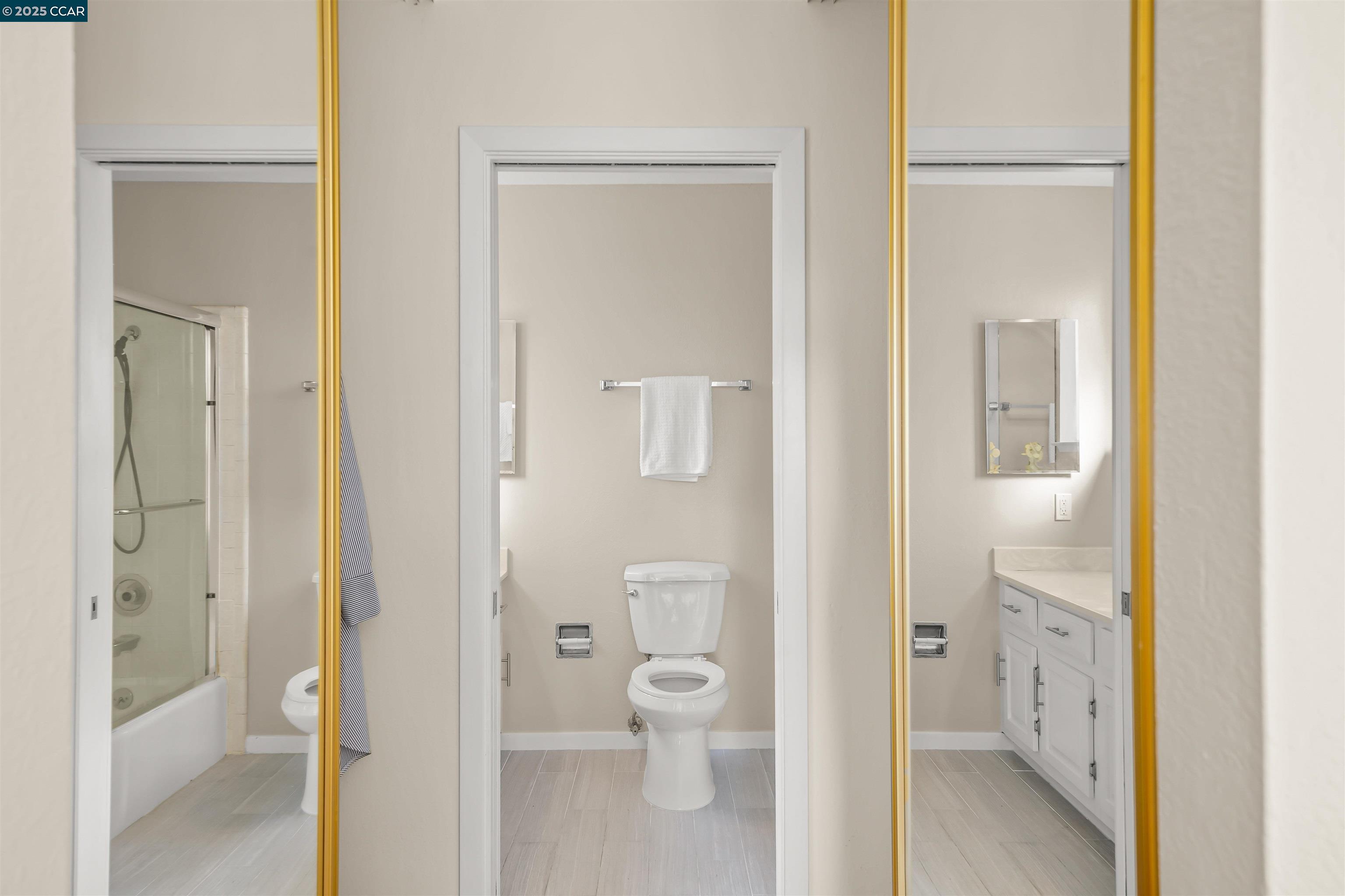 Detail Gallery Image 22 of 35 For 115 Hobart Ave #E,  San Mateo,  CA 94402 - 2 Beds | 2 Baths