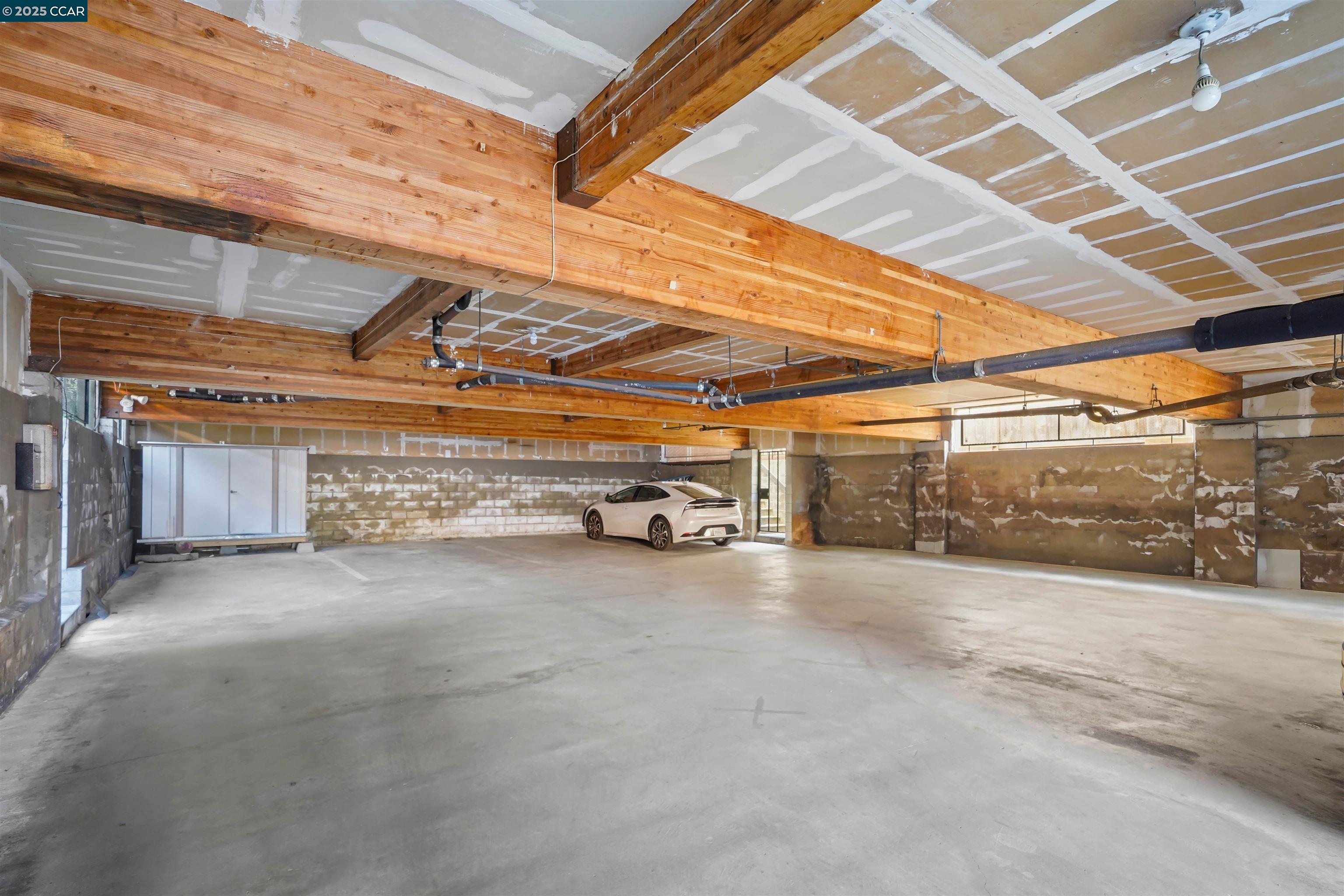 Detail Gallery Image 27 of 35 For 115 Hobart Ave #E,  San Mateo,  CA 94402 - 2 Beds | 2 Baths