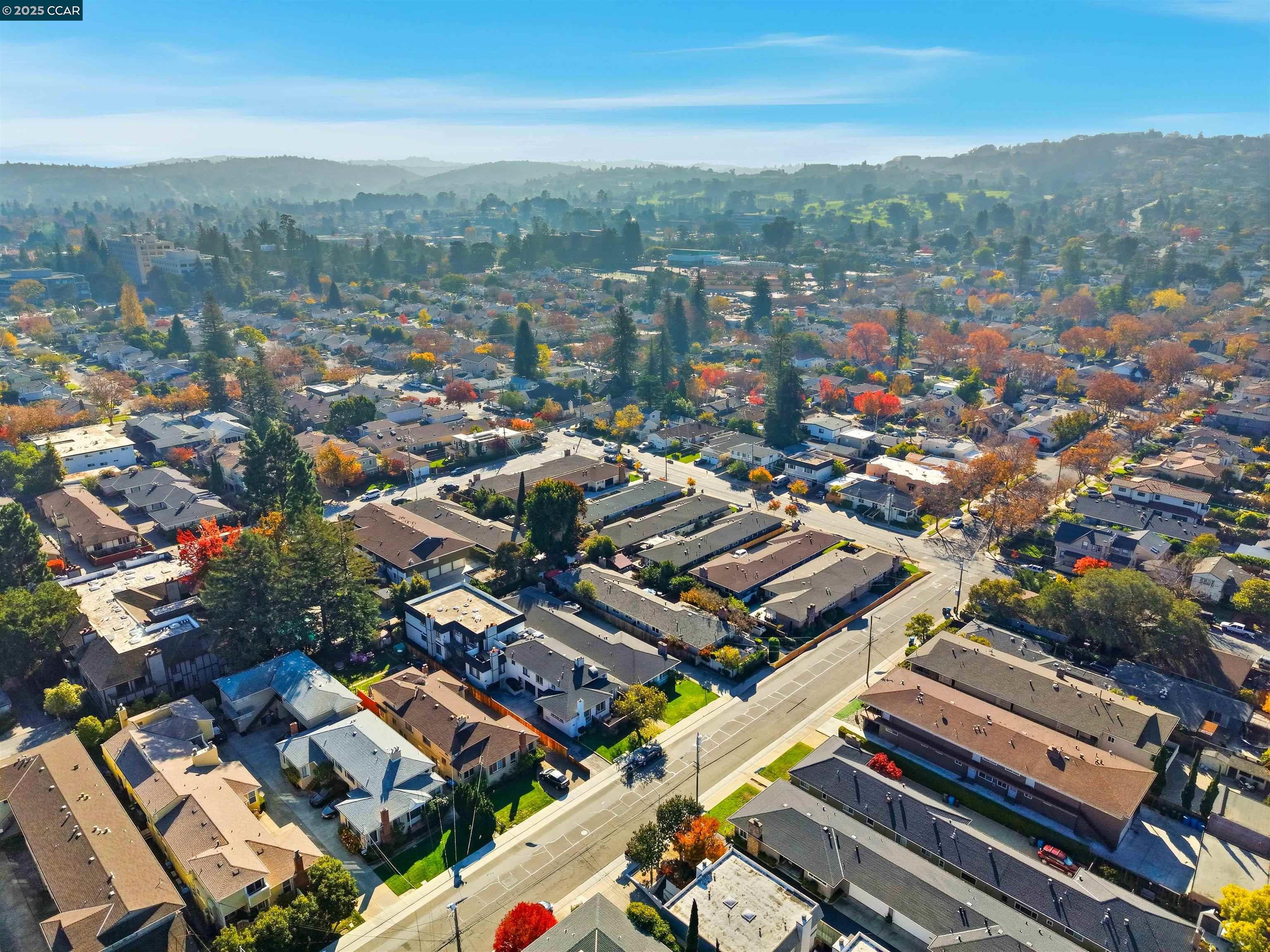 Detail Gallery Image 28 of 35 For 115 Hobart Ave #E,  San Mateo,  CA 94402 - 2 Beds | 2 Baths