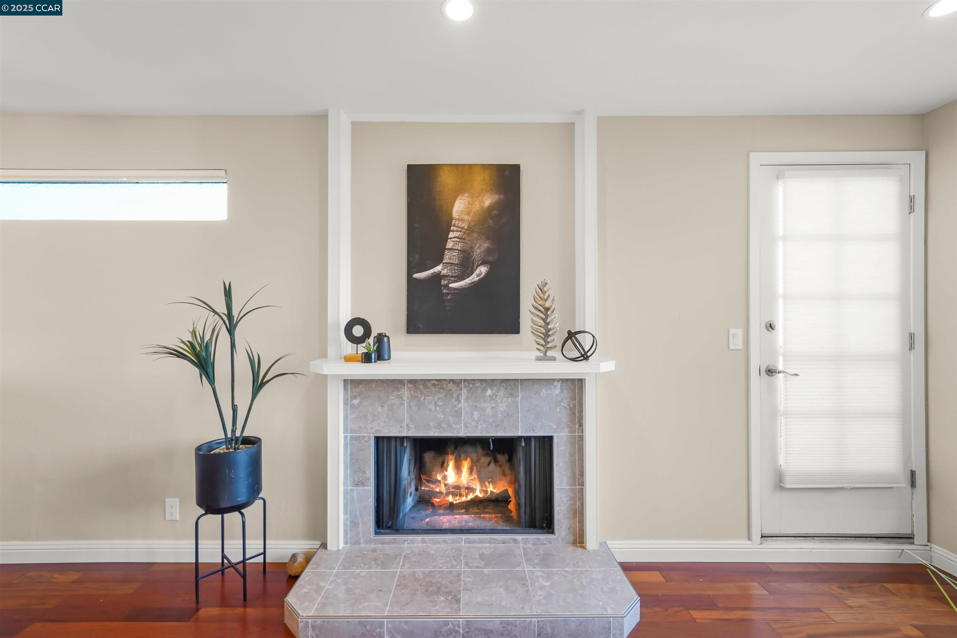 Detail Gallery Image 6 of 35 For 115 Hobart Ave #E,  San Mateo,  CA 94402 - 2 Beds | 2 Baths