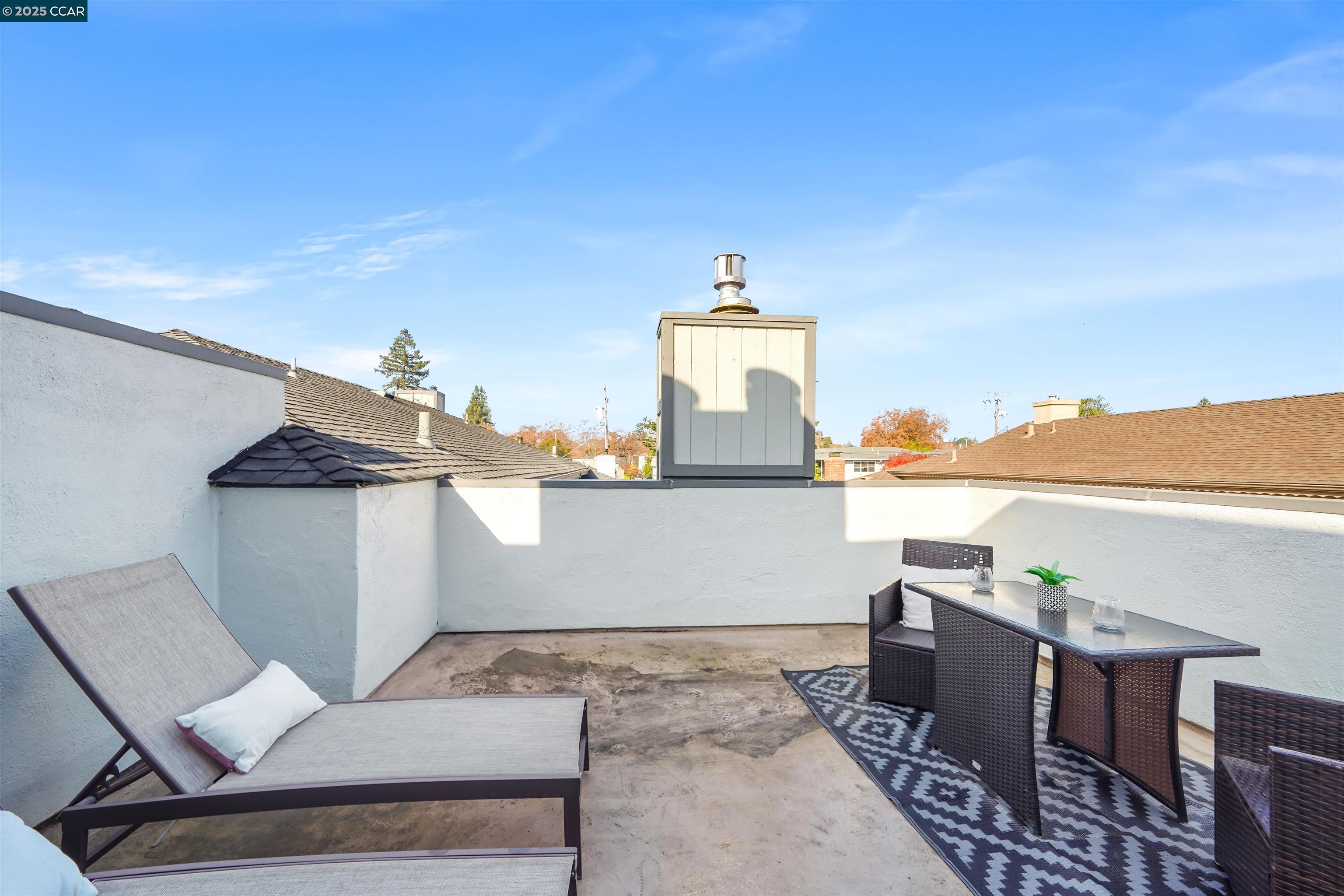 Detail Gallery Image 8 of 35 For 115 Hobart Ave #E,  San Mateo,  CA 94402 - 2 Beds | 2 Baths