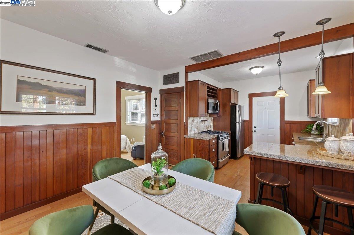 Detail Gallery Image 12 of 34 For 905 S Livermore Ave, Livermore,  CA 94550 - 2 Beds | 1 Baths