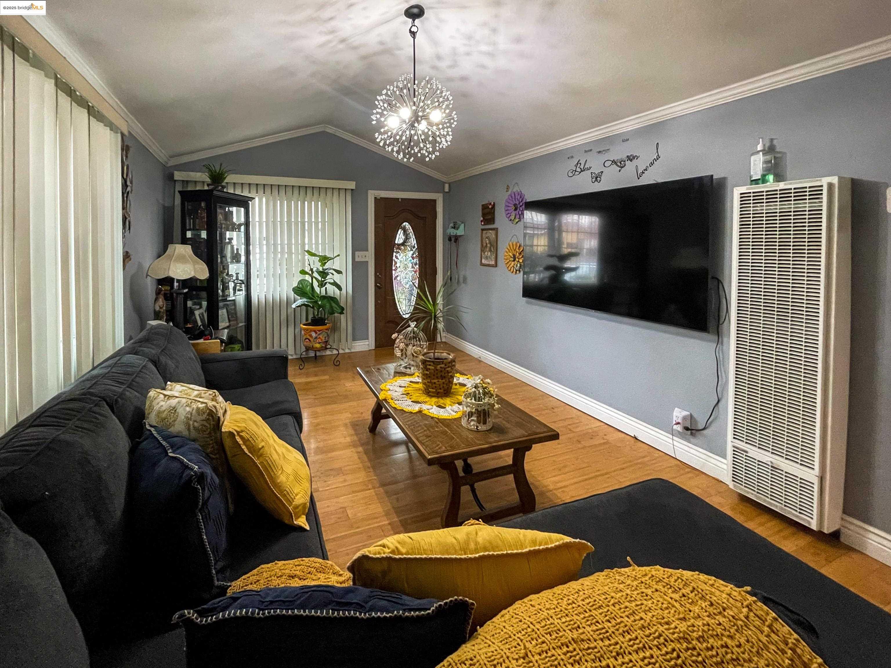 Detail Gallery Image 12 of 34 For 27777 E 12th St, Hayward,  CA 94544 - 3 Beds | 2 Baths