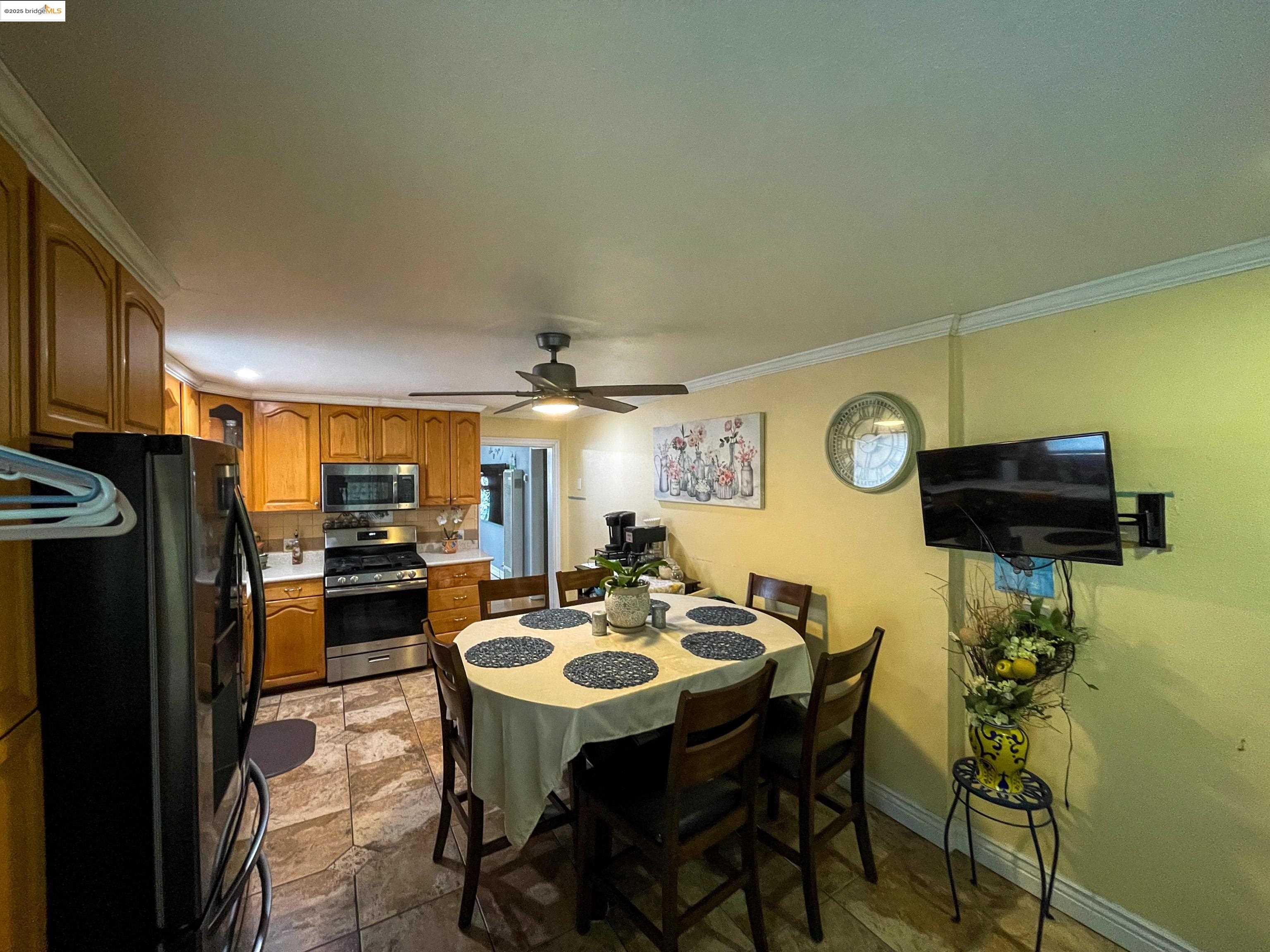 Detail Gallery Image 18 of 34 For 27777 E 12th St, Hayward,  CA 94544 - 3 Beds | 2 Baths