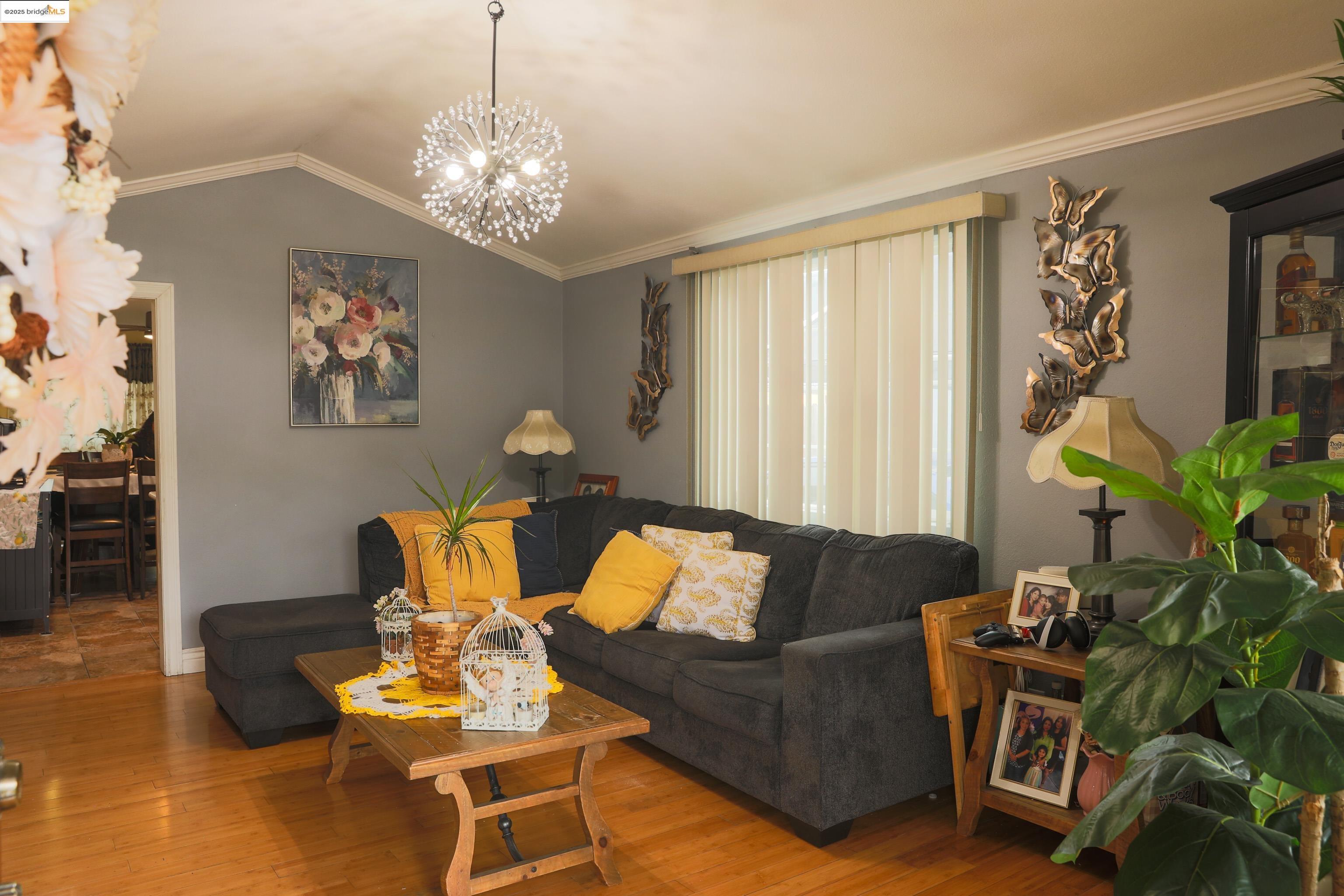 Detail Gallery Image 9 of 34 For 27777 E 12th St, Hayward,  CA 94544 - 3 Beds | 2 Baths