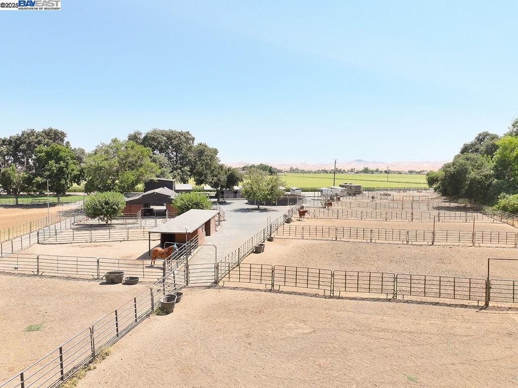 Detail Gallery Image 4 of 59 For 3335 Kellogg Creek Rd, Brentwood,  CA 94514 - 5 Beds | 4 Baths