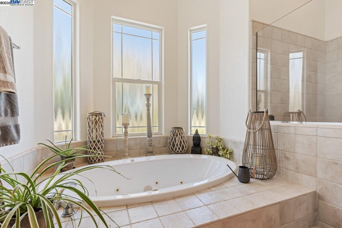 Detail Gallery Image 32 of 59 For 3335 Kellogg Creek Rd, Brentwood,  CA 94514 - 5 Beds | 4 Baths