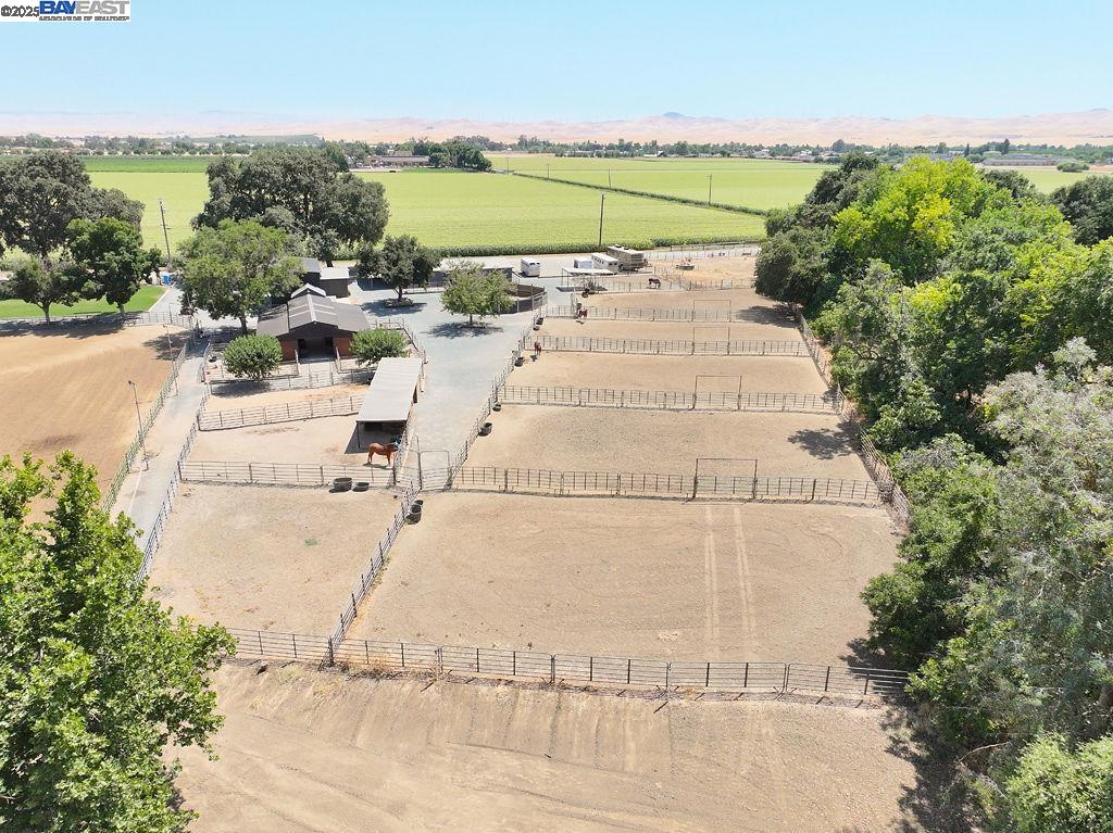 Detail Gallery Image 5 of 59 For 3335 Kellogg Creek Rd, Brentwood,  CA 94514 - 5 Beds | 4 Baths