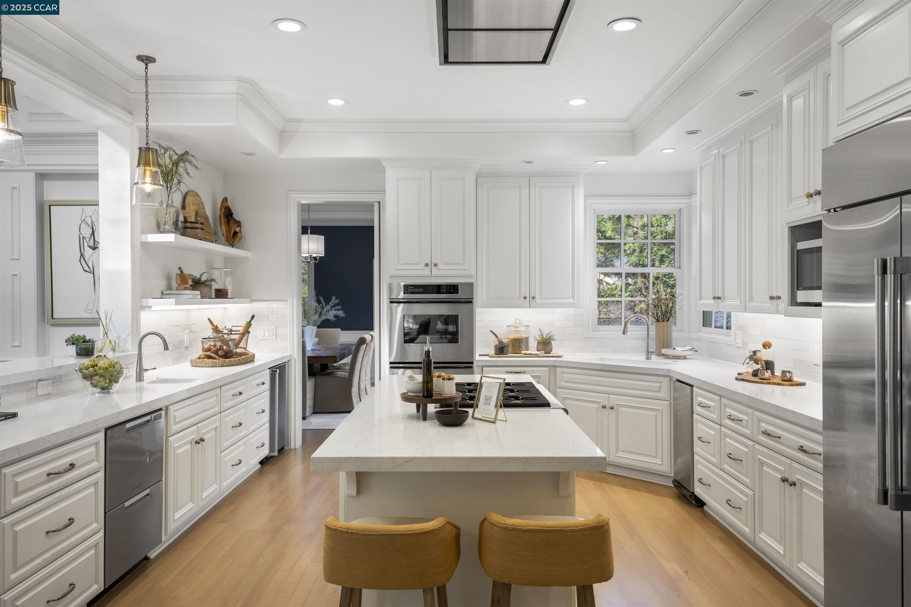 Detail Gallery Image 15 of 59 For 1826 Alameda Diablo, Diablo,  CA 94528 - 5 Beds | 4/1 Baths