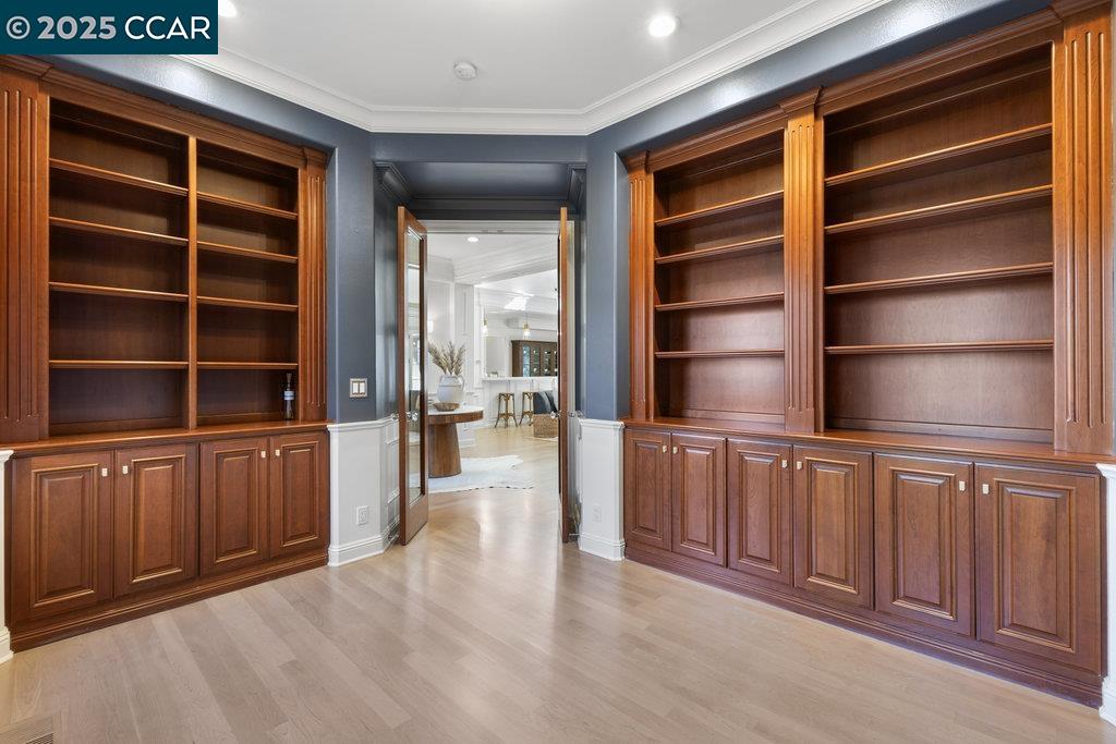 Detail Gallery Image 20 of 59 For 1826 Alameda Diablo, Diablo,  CA 94528 - 5 Beds | 4/1 Baths