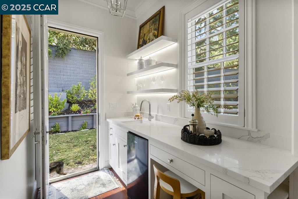 Detail Gallery Image 31 of 59 For 1826 Alameda Diablo, Diablo,  CA 94528 - 5 Beds | 4/1 Baths