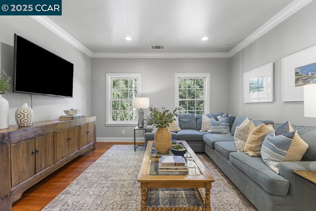 Detail Gallery Image 34 of 55 For 1826 Alameda Diablo, Diablo,  CA 94528 - 5 Beds | 4/1 Baths