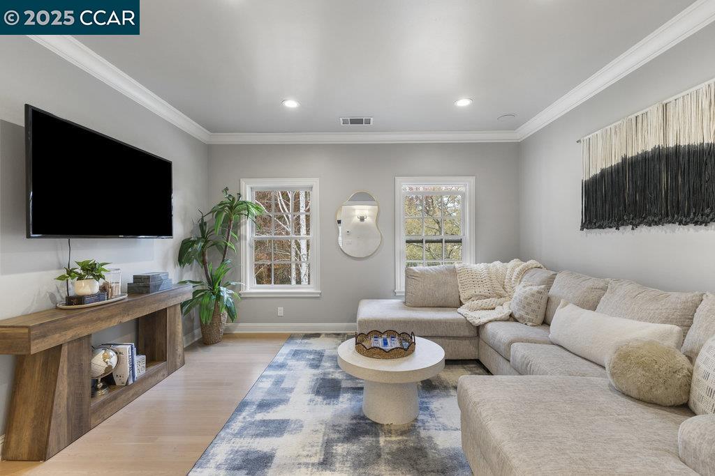 Detail Gallery Image 34 of 59 For 1826 Alameda Diablo, Diablo,  CA 94528 - 5 Beds | 4/1 Baths