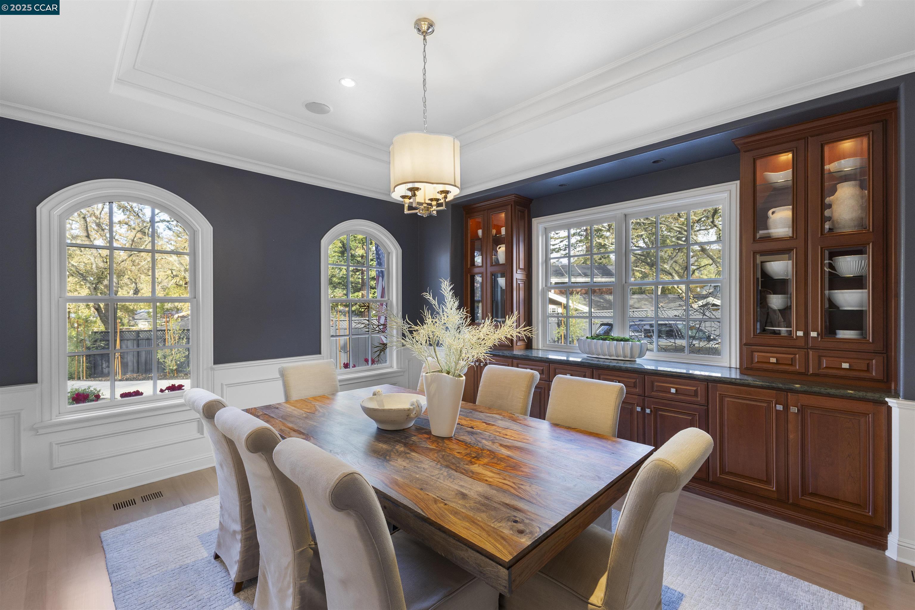 Detail Gallery Image 5 of 59 For 1826 Alameda Diablo, Diablo,  CA 94528 - 5 Beds | 4/1 Baths