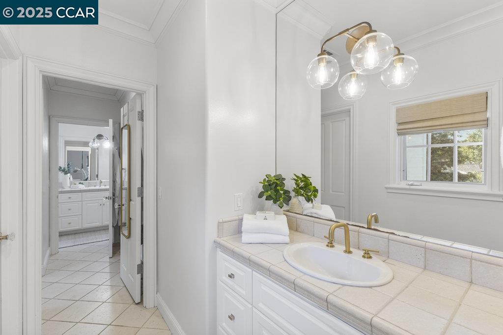 Detail Gallery Image 40 of 55 For 1826 Alameda Diablo, Diablo,  CA 94528 - 5 Beds | 4/1 Baths