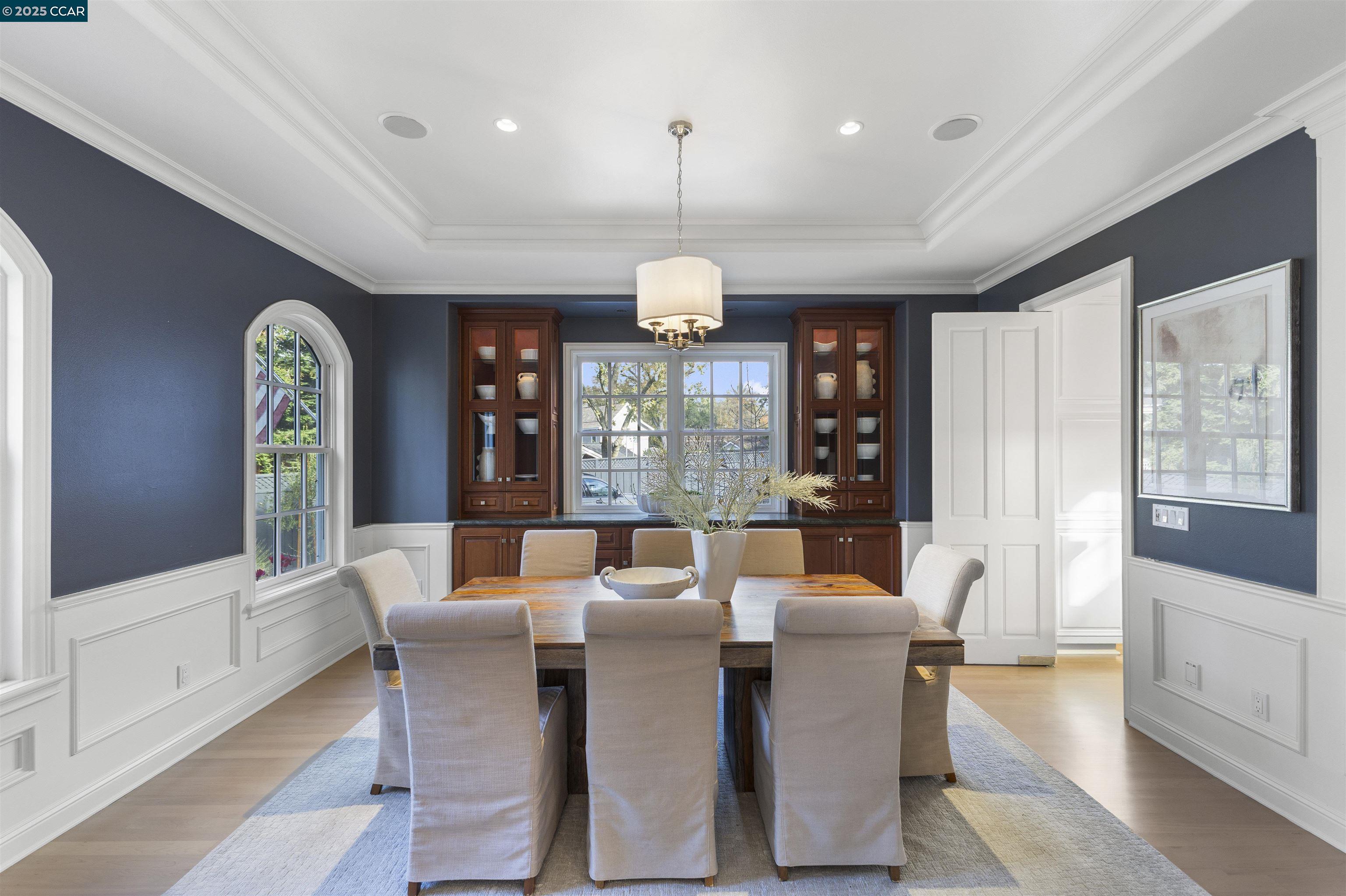 Detail Gallery Image 6 of 59 For 1826 Alameda Diablo, Diablo,  CA 94528 - 5 Beds | 4/1 Baths