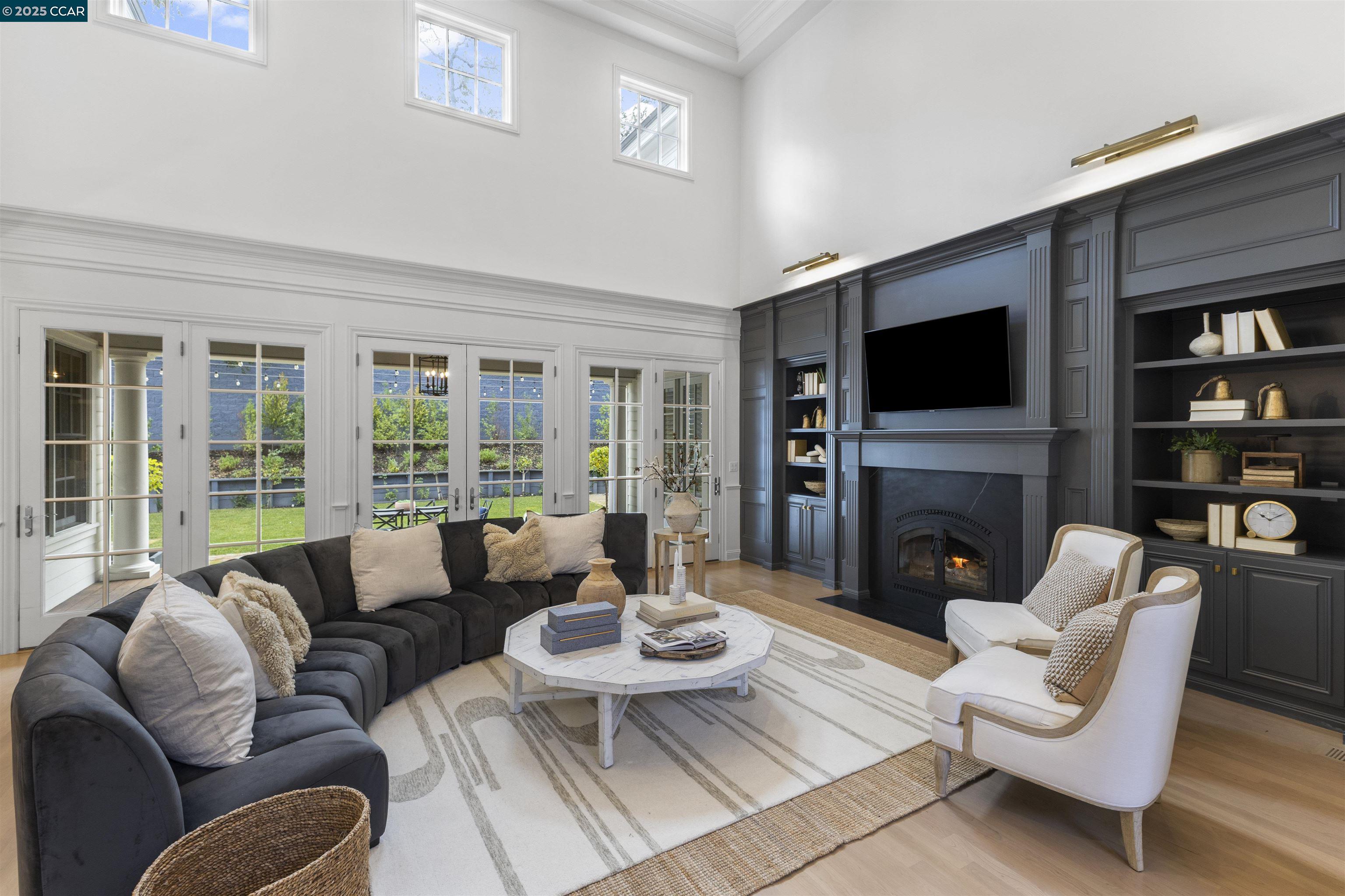 Detail Gallery Image 7 of 59 For 1826 Alameda Diablo, Diablo,  CA 94528 - 5 Beds | 4/1 Baths