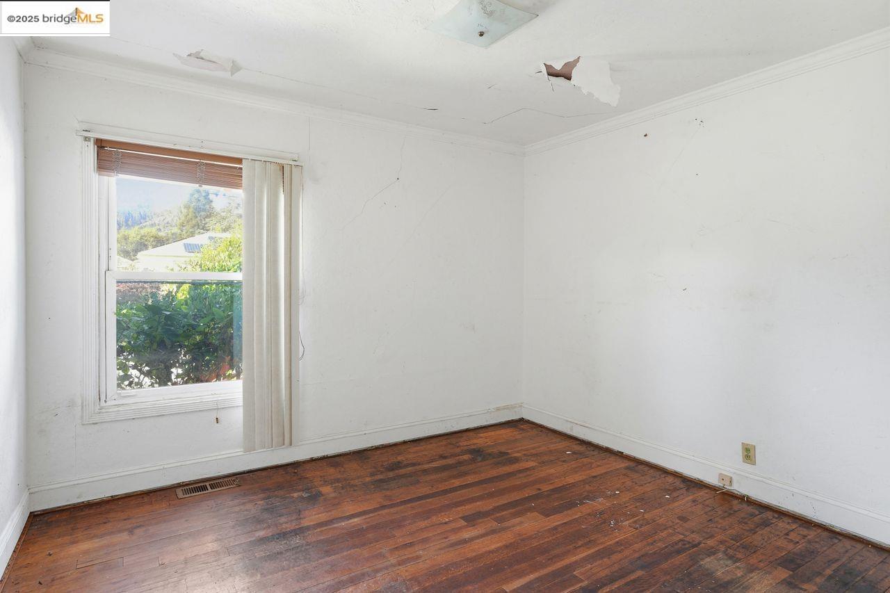 Detail Gallery Image 13 of 34 For 4116 Kentwood Ct, Oakland,  CA 94605 - 3 Beds | 1 Baths