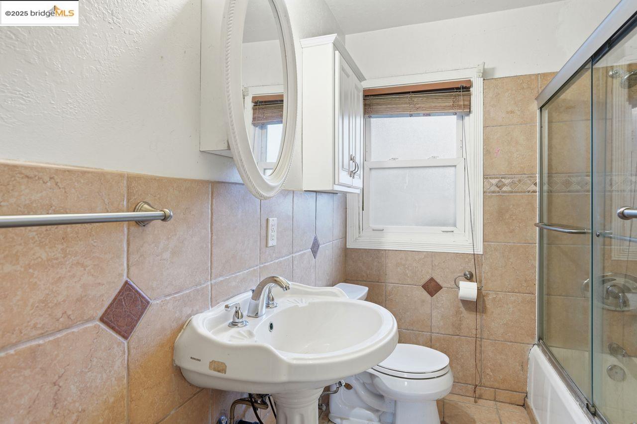 Detail Gallery Image 16 of 34 For 4116 Kentwood Ct, Oakland,  CA 94605 - 3 Beds | 1 Baths