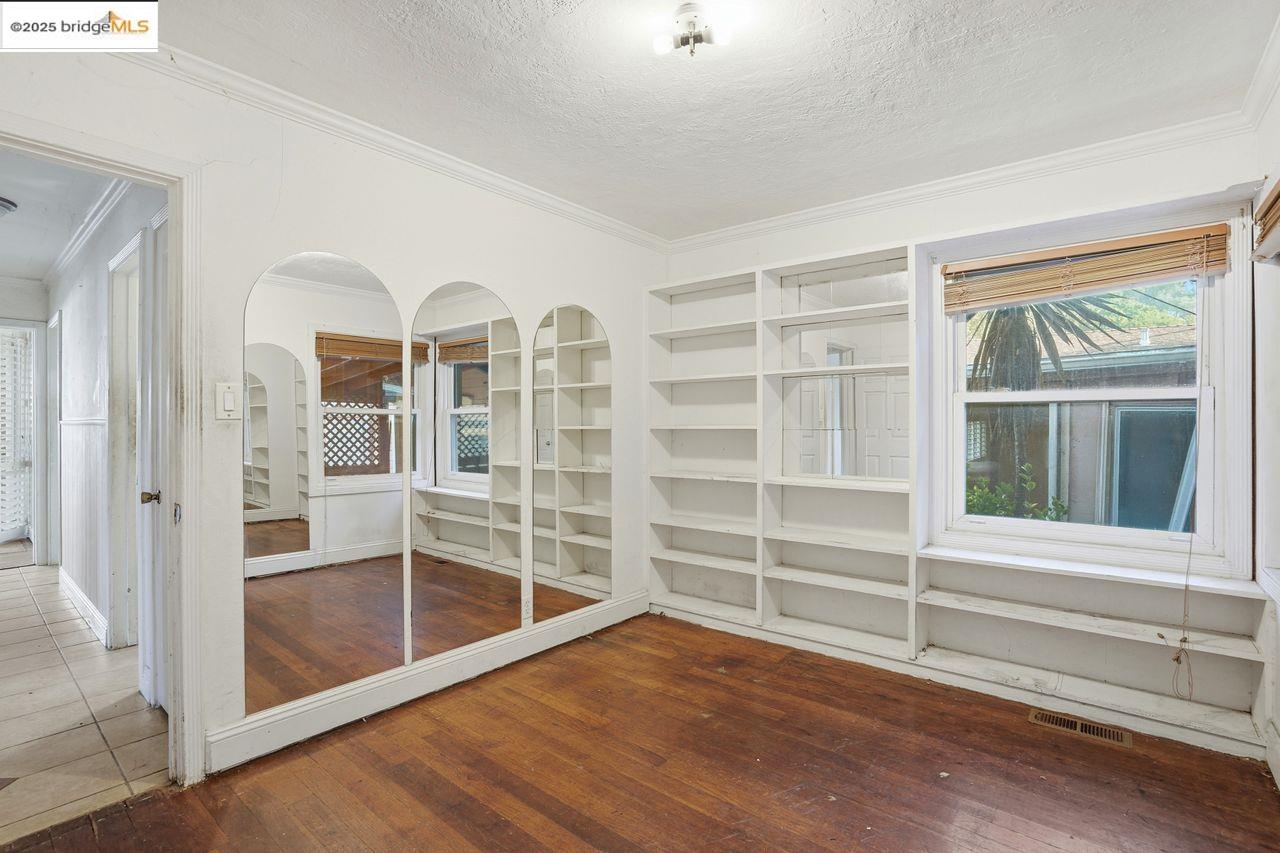 Detail Gallery Image 19 of 34 For 4116 Kentwood Ct, Oakland,  CA 94605 - 3 Beds | 1 Baths