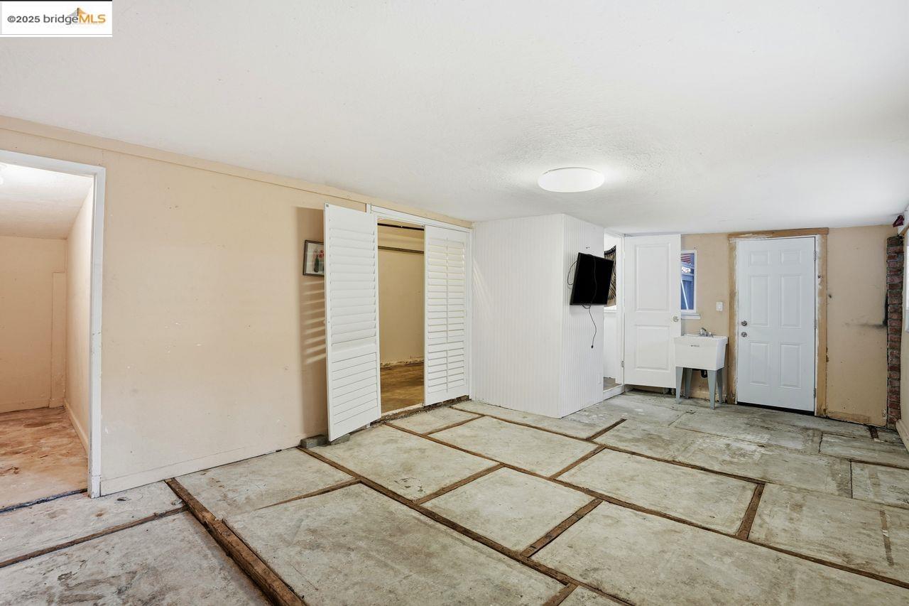 Detail Gallery Image 22 of 34 For 4116 Kentwood Ct, Oakland,  CA 94605 - 3 Beds | 1 Baths