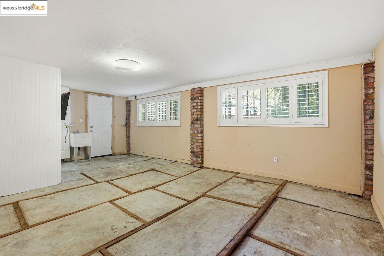 Detail Gallery Image 23 of 34 For 4116 Kentwood Ct, Oakland,  CA 94605 - 3 Beds | 1 Baths