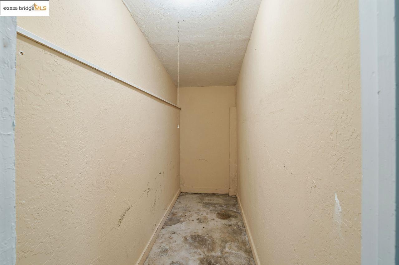 Detail Gallery Image 24 of 34 For 4116 Kentwood Ct, Oakland,  CA 94605 - 3 Beds | 1 Baths