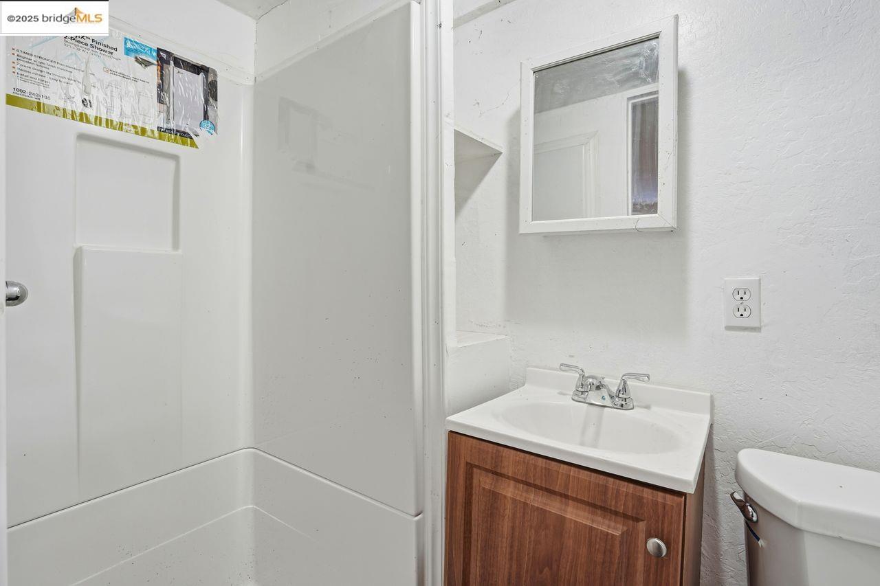 Detail Gallery Image 25 of 34 For 4116 Kentwood Ct, Oakland,  CA 94605 - 3 Beds | 1 Baths
