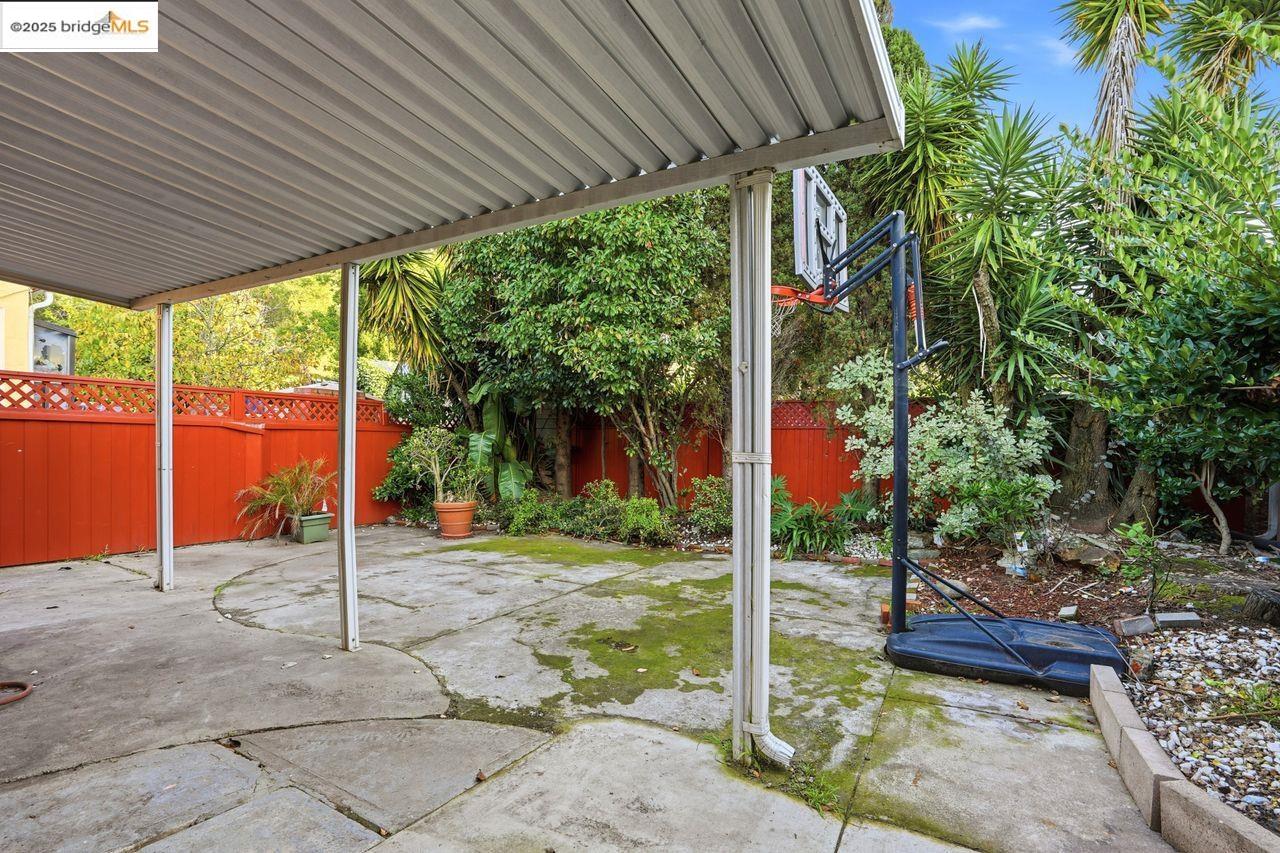 Detail Gallery Image 29 of 34 For 4116 Kentwood Ct, Oakland,  CA 94605 - 3 Beds | 1 Baths