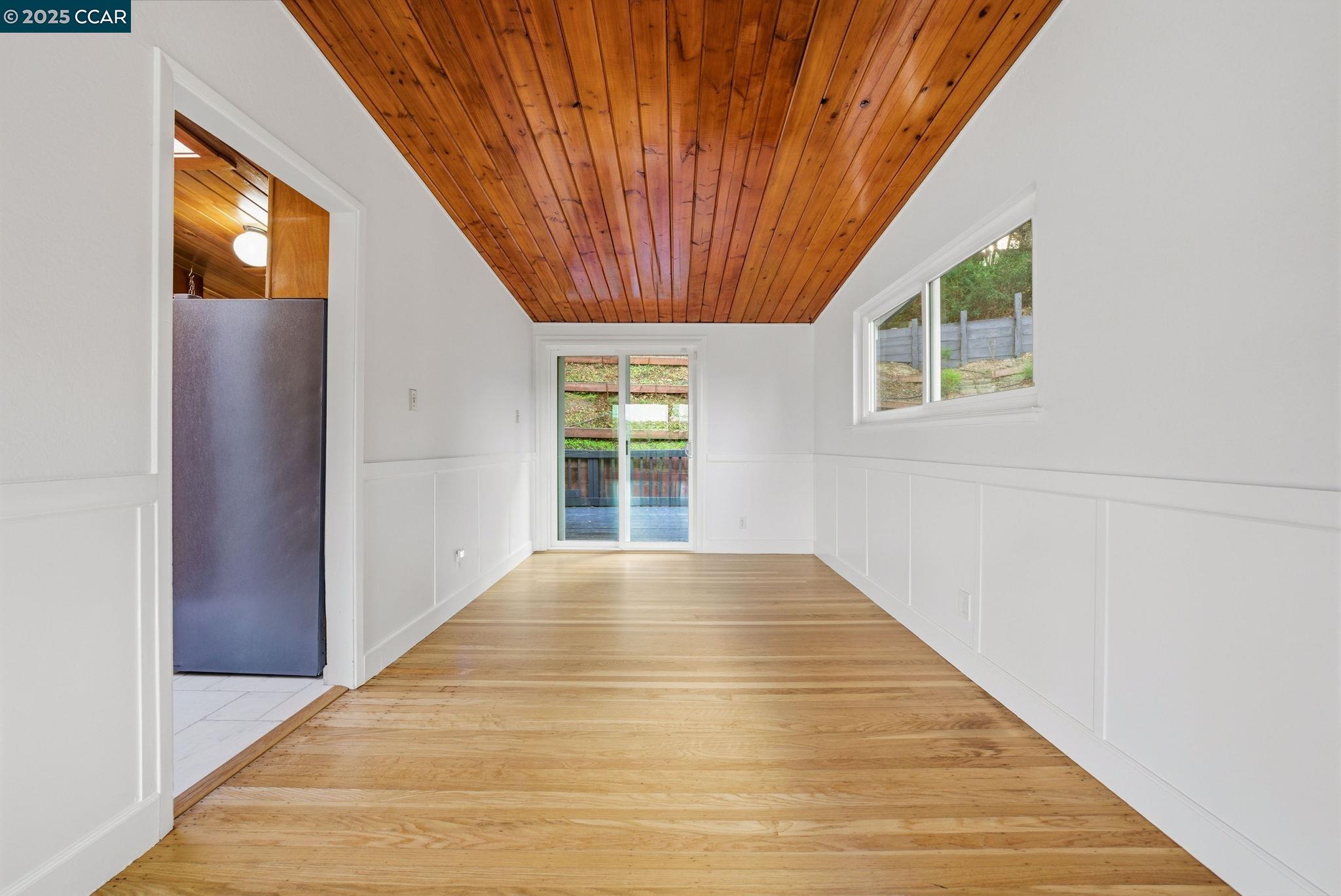 Detail Gallery Image 11 of 46 For 5584 Circle Dr, El Sobrante,  CA 94803 - 3 Beds | 2 Baths