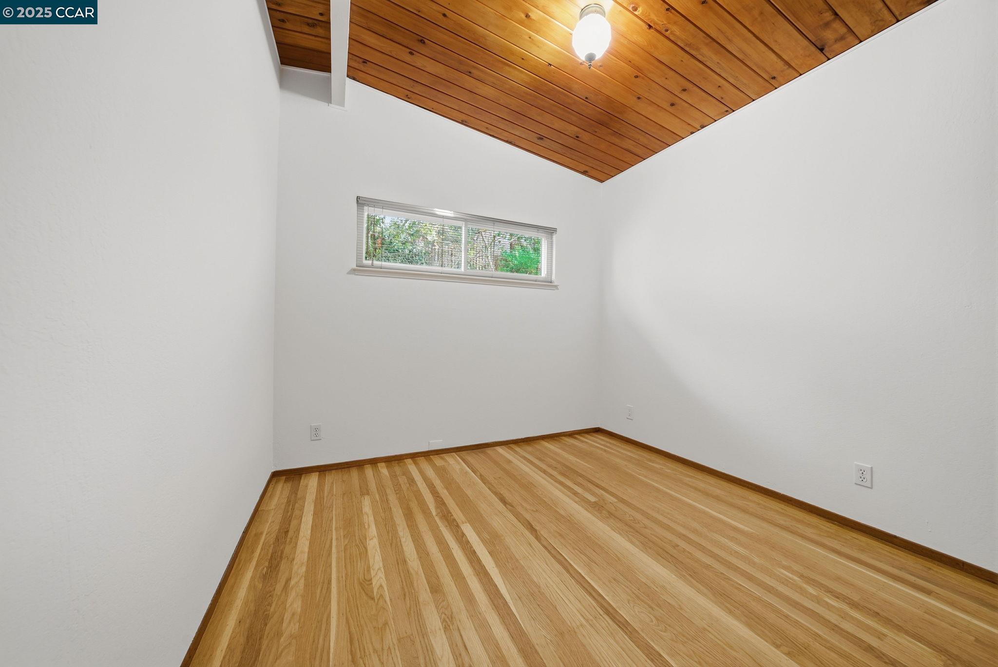 Detail Gallery Image 25 of 46 For 5584 Circle Dr, El Sobrante,  CA 94803 - 3 Beds | 2 Baths