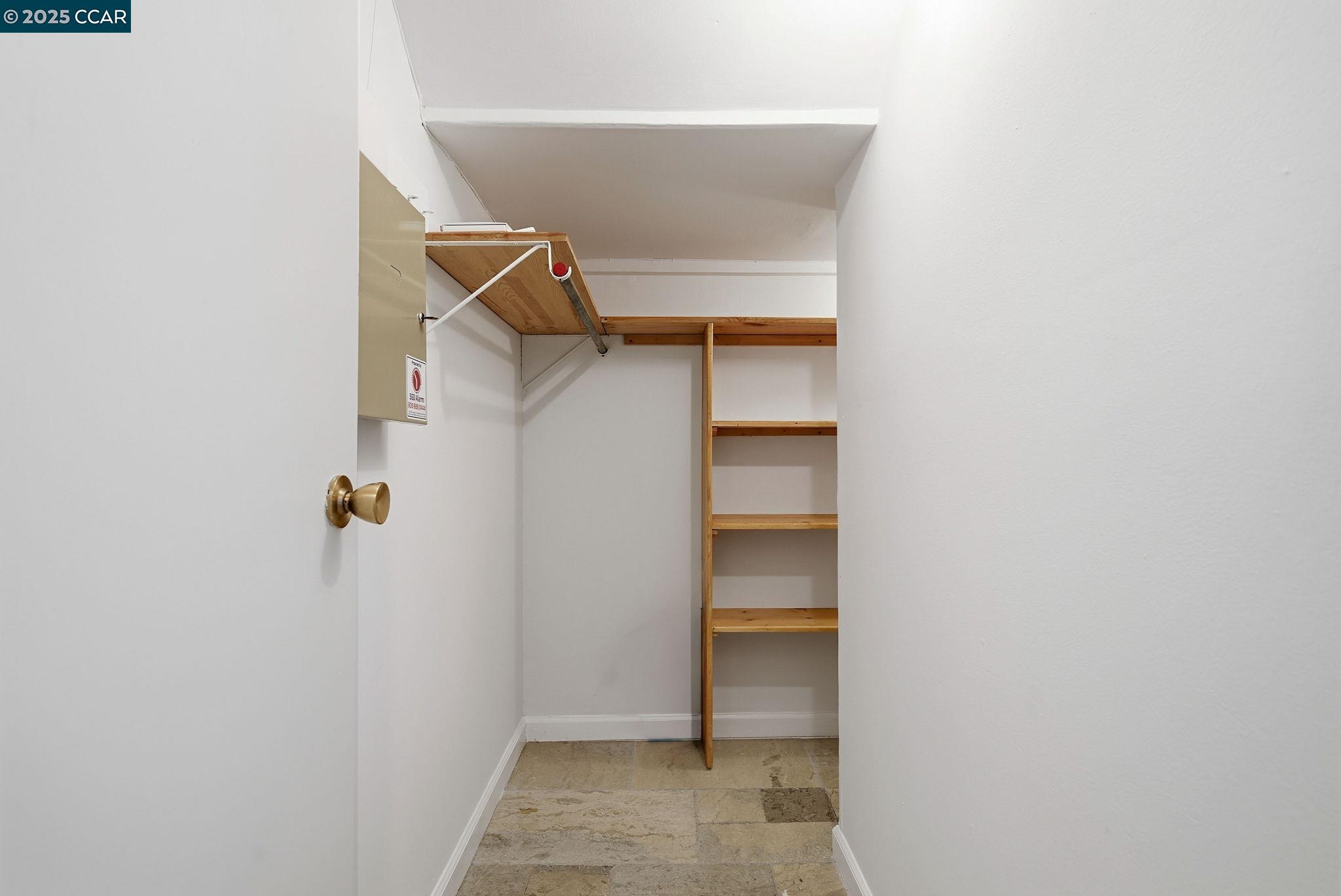 Detail Gallery Image 33 of 46 For 5584 Circle Dr, El Sobrante,  CA 94803 - 3 Beds | 2 Baths