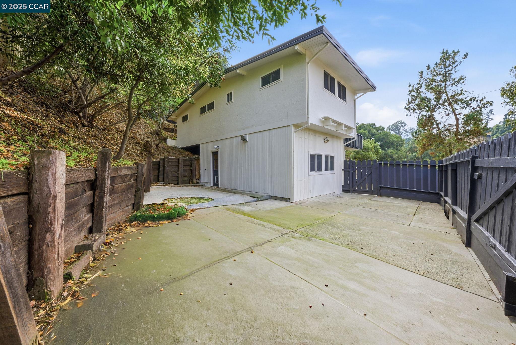 Detail Gallery Image 37 of 46 For 5584 Circle Dr, El Sobrante,  CA 94803 - 3 Beds | 2 Baths