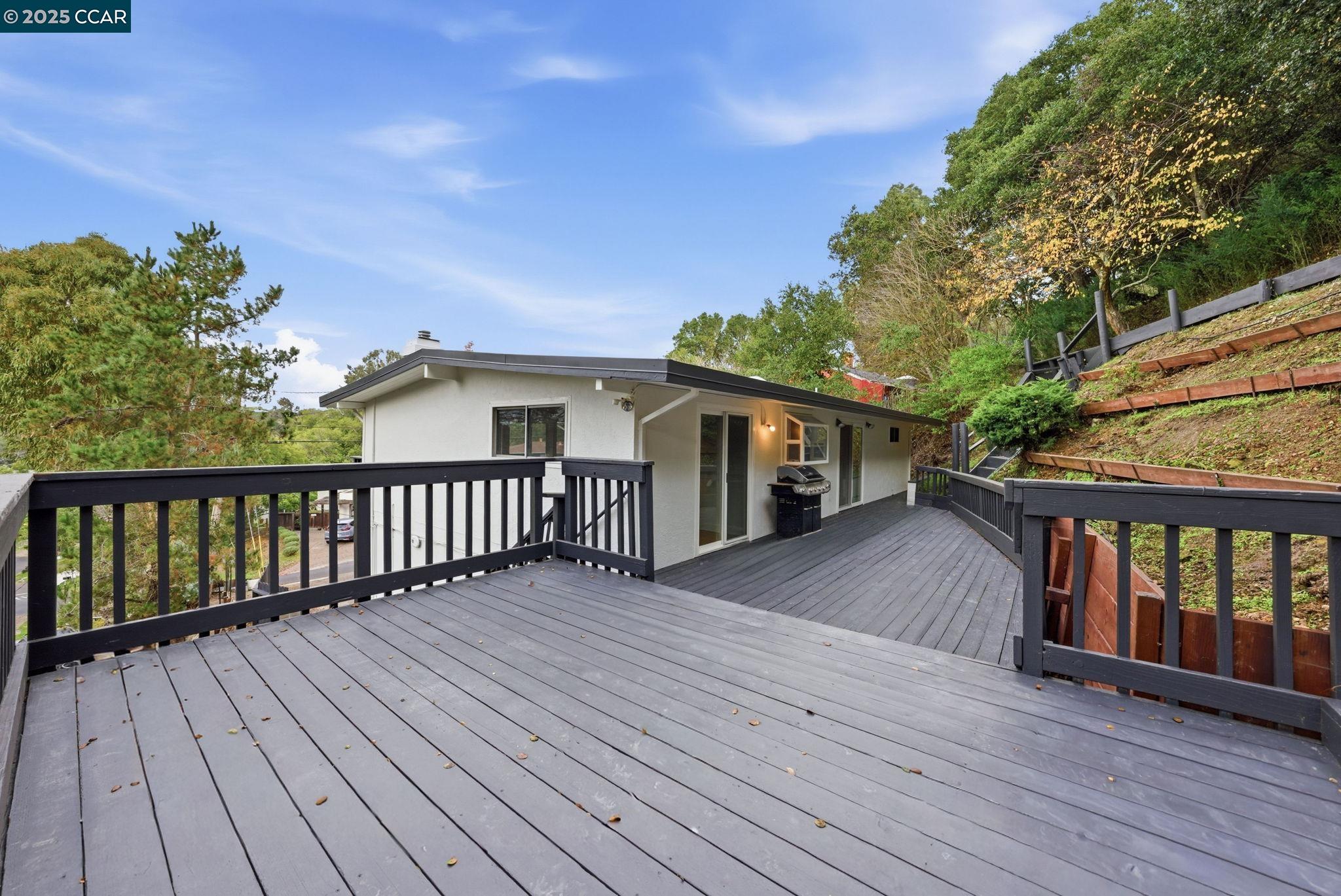 Detail Gallery Image 41 of 46 For 5584 Circle Dr, El Sobrante,  CA 94803 - 3 Beds | 2 Baths