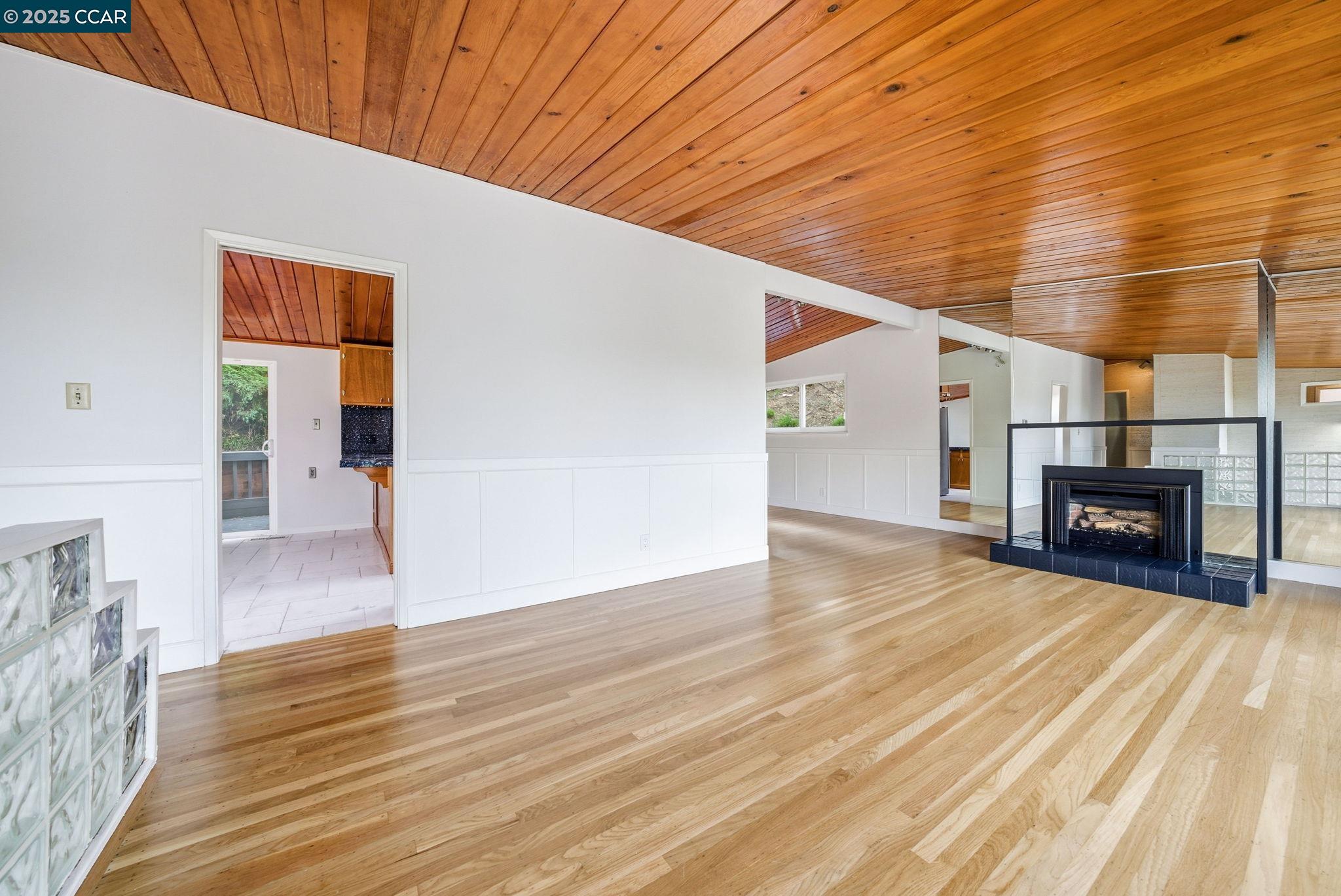 Detail Gallery Image 6 of 46 For 5584 Circle Dr, El Sobrante,  CA 94803 - 3 Beds | 2 Baths