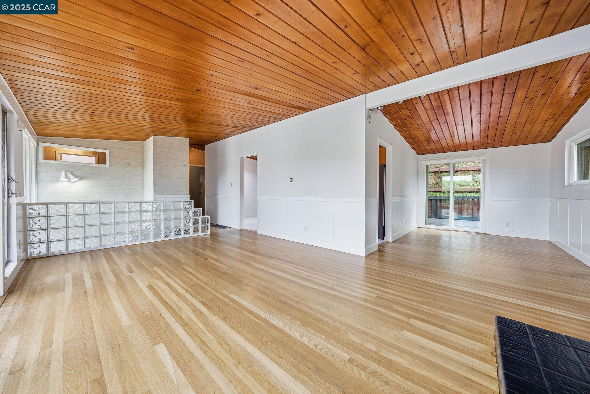 Detail Gallery Image 9 of 46 For 5584 Circle Dr, El Sobrante,  CA 94803 - 3 Beds | 2 Baths