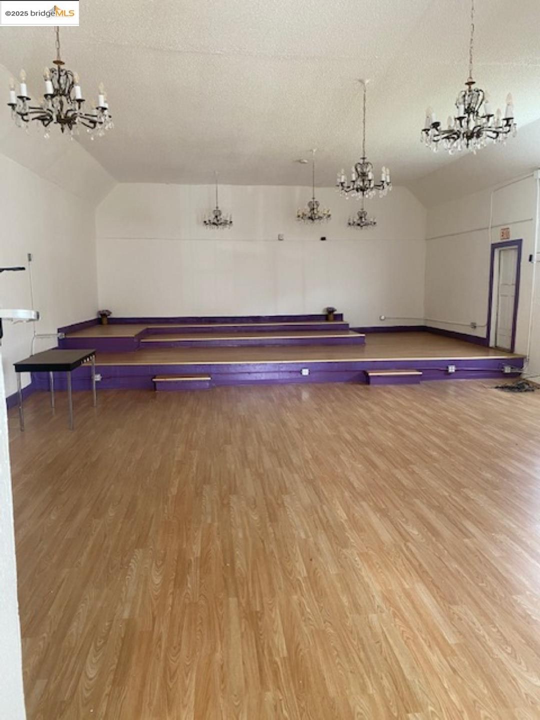 Detail Gallery Image 3 of 6 For 1157 88th Ave, Oakland,  CA 94621 - – Beds | – Baths