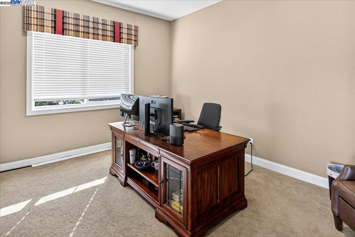 Detail Gallery Image 17 of 59 For 5803 Turnberry Dr., Dublin,  CA 94568 - 5 Beds | 5/1 Baths