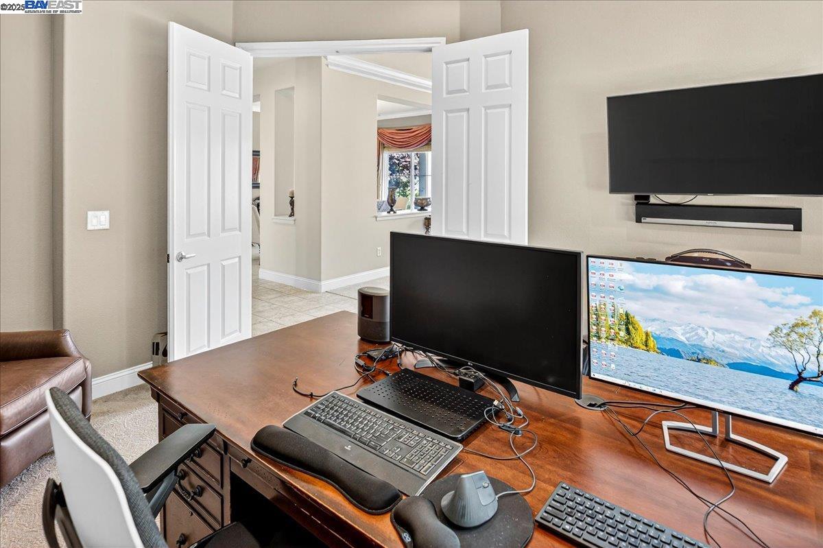 Detail Gallery Image 18 of 59 For 5803 Turnberry Dr., Dublin,  CA 94568 - 5 Beds | 5/1 Baths