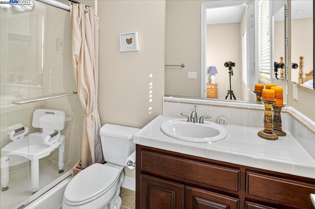 Detail Gallery Image 22 of 59 For 5803 Turnberry Dr., Dublin,  CA 94568 - 5 Beds | 5/1 Baths