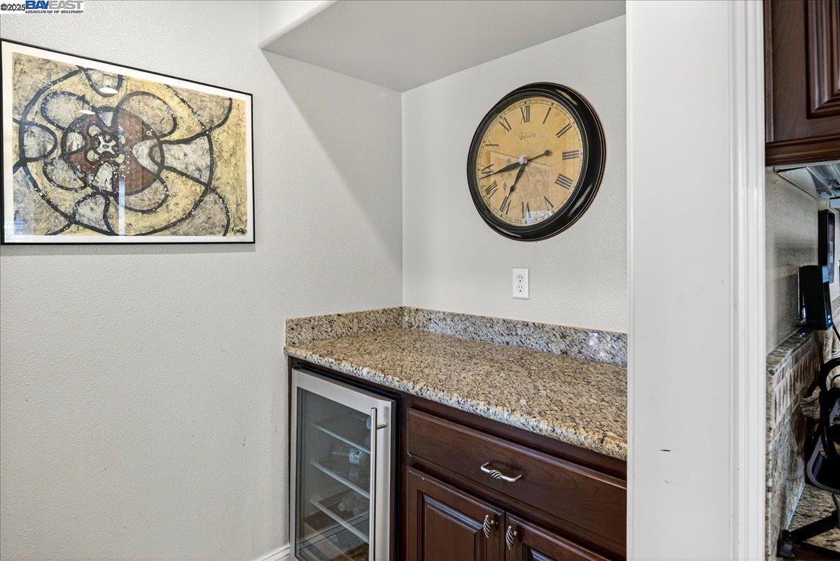 Detail Gallery Image 10 of 59 For 5803 Turnberry Dr., Dublin,  CA 94568 - 5 Beds | 5/1 Baths