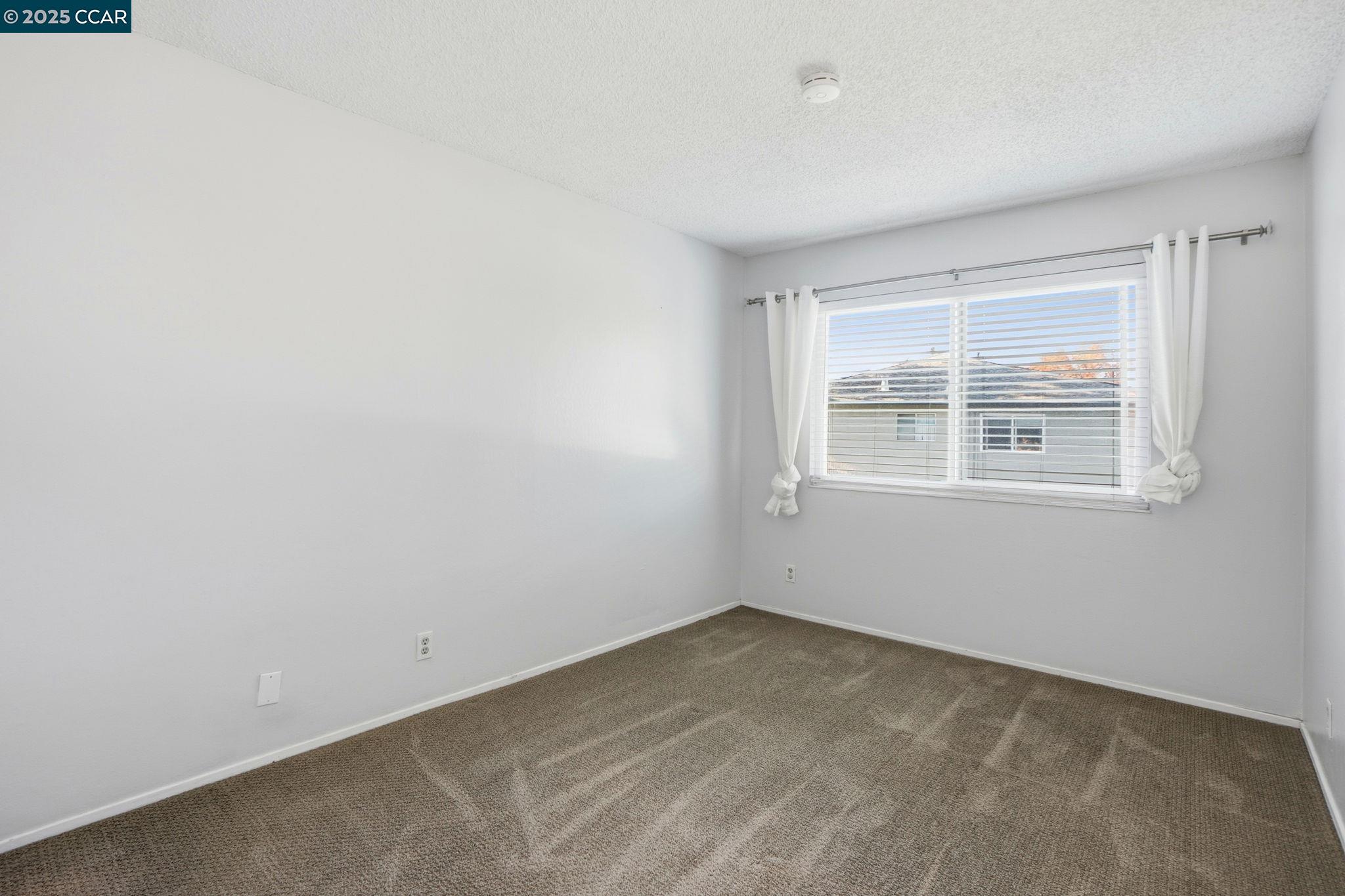 Detail Gallery Image 17 of 31 For 1045 Mohr Ln #B,  Concord,  CA 94518 - 2 Beds | 1/1 Baths