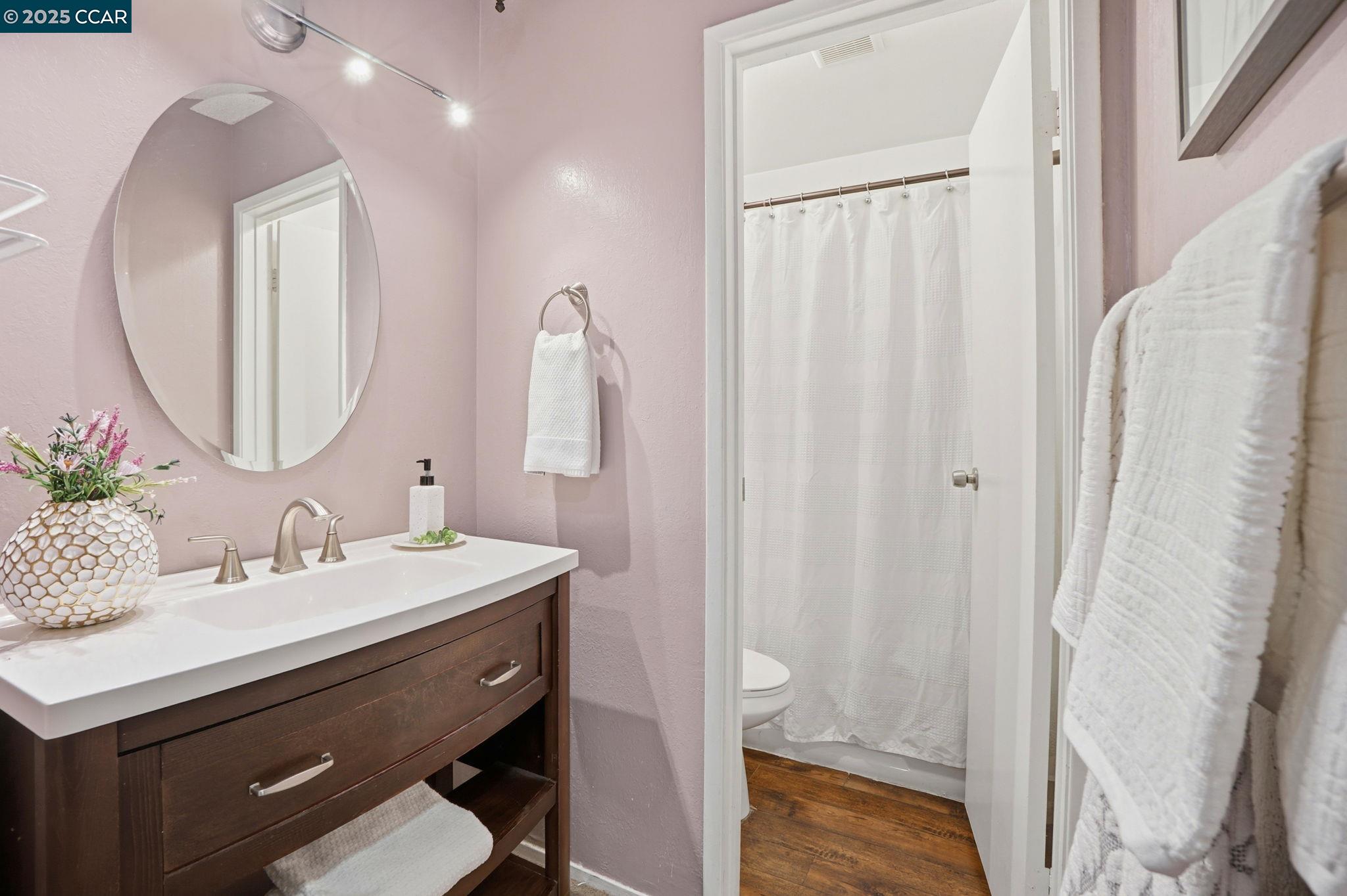 Detail Gallery Image 18 of 31 For 1045 Mohr Ln #B,  Concord,  CA 94518 - 2 Beds | 1/1 Baths