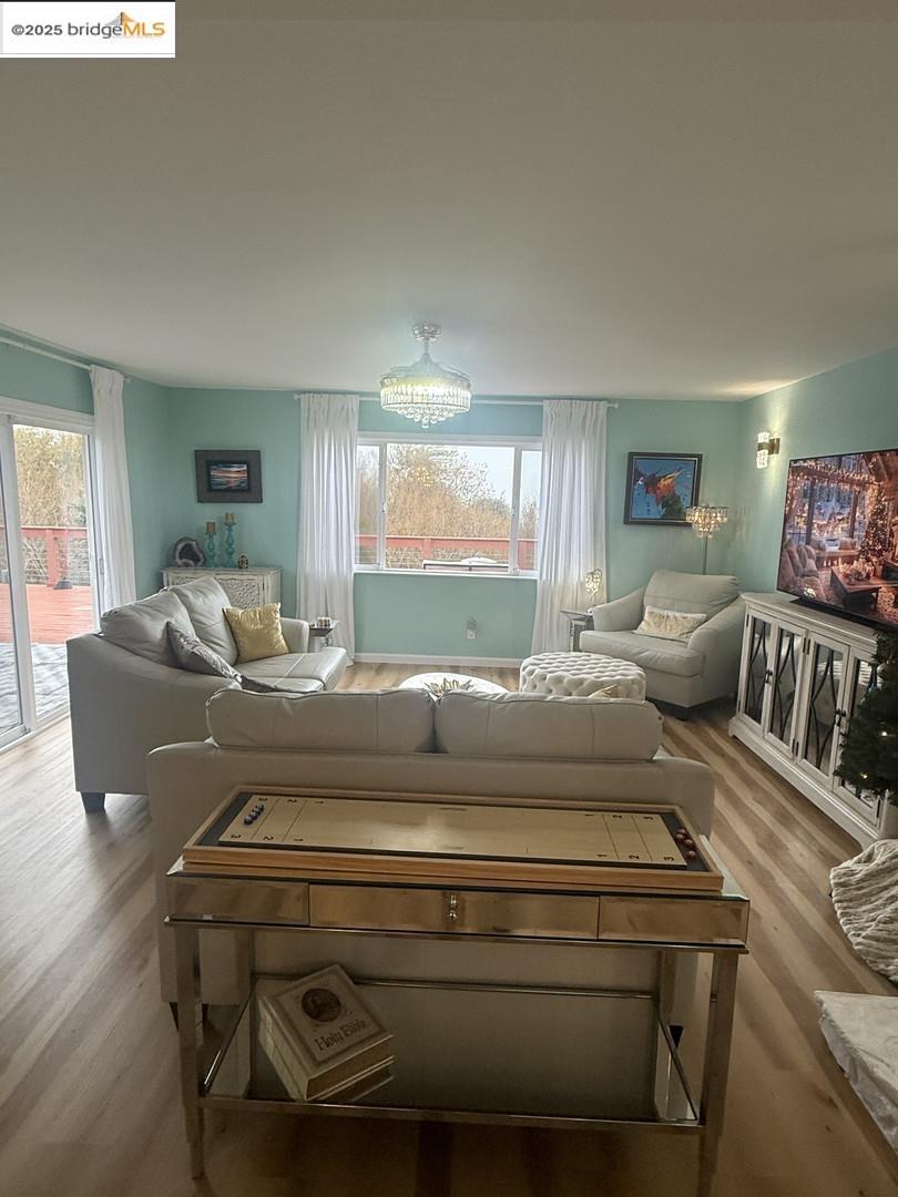 Detail Gallery Image 12 of 43 For 2269 Cypress Ave, San Pablo,  CA 94806 - 3 Beds | 3 Baths