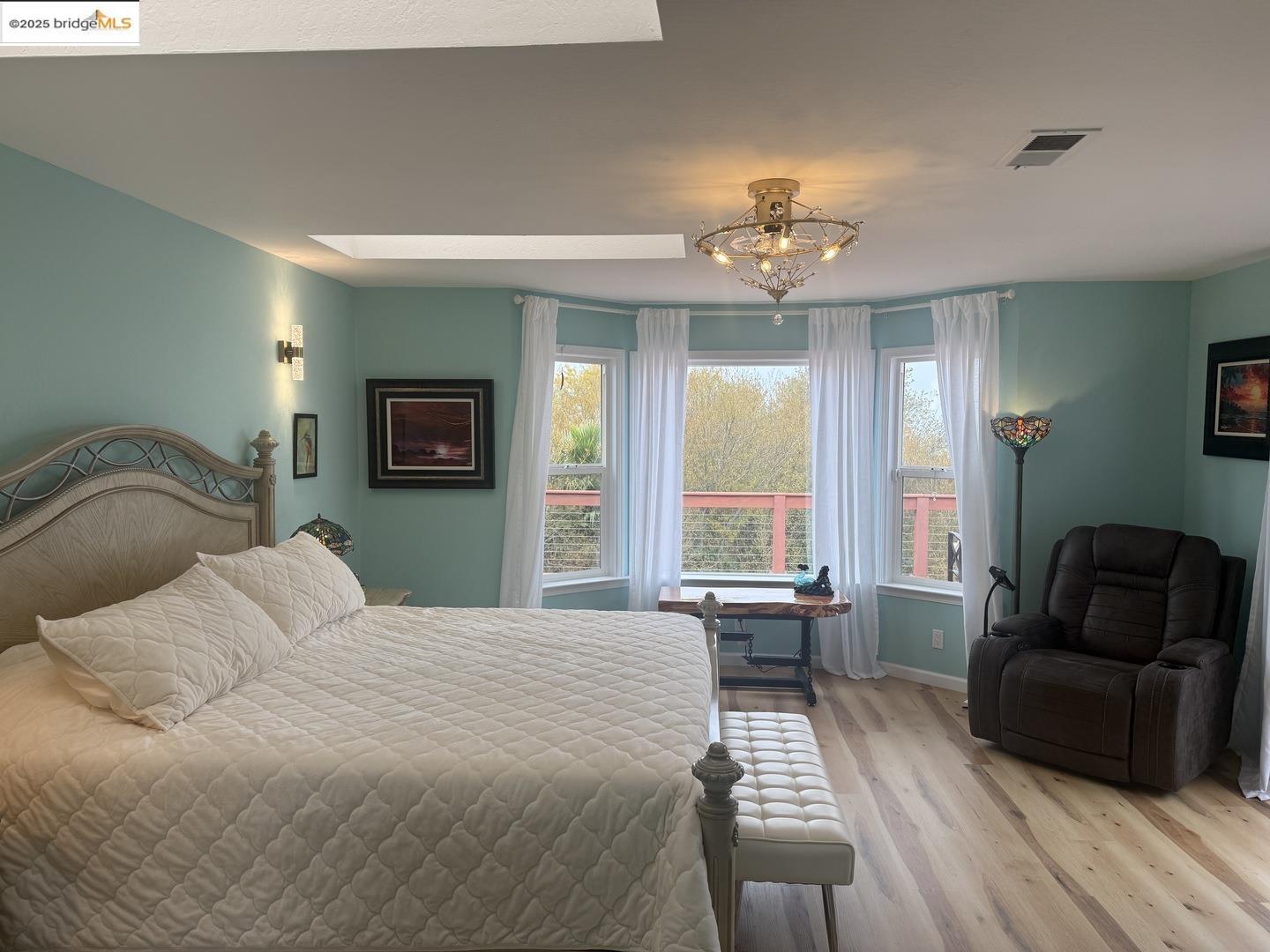 Detail Gallery Image 19 of 43 For 2269 Cypress Ave, San Pablo,  CA 94806 - 3 Beds | 3 Baths