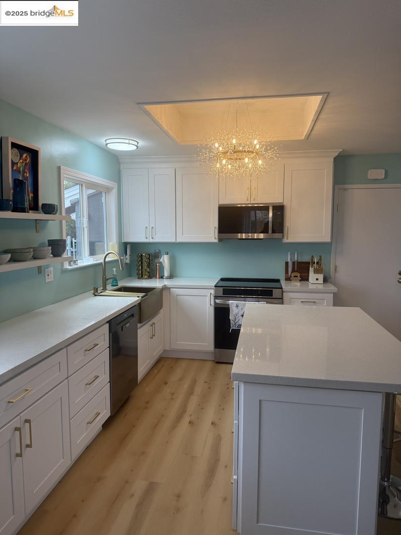 Detail Gallery Image 5 of 43 For 2269 Cypress Ave, San Pablo,  CA 94806 - 3 Beds | 3 Baths