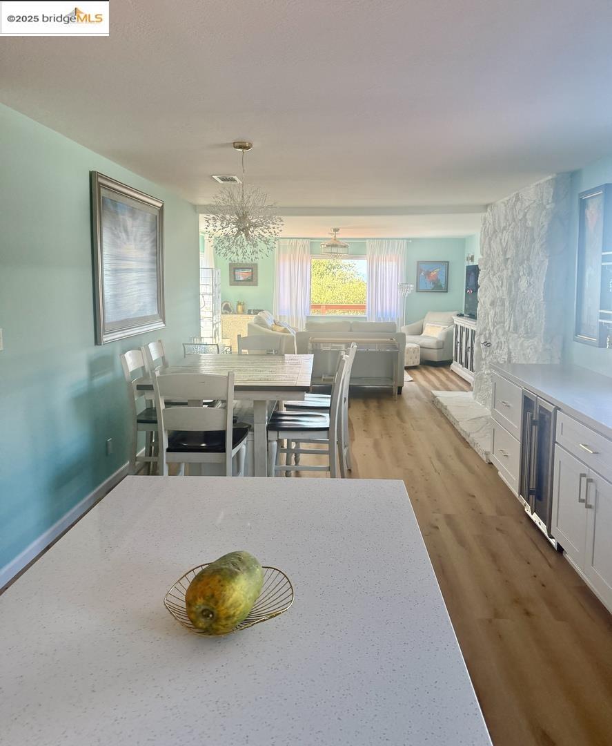 Detail Gallery Image 5 of 21 For 2269 Cypress Ave, San Pablo,  CA 94806 - 3 Beds | 3 Baths