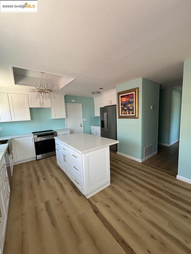 Detail Gallery Image 7 of 43 For 2269 Cypress Ave, San Pablo,  CA 94806 - 3 Beds | 3 Baths