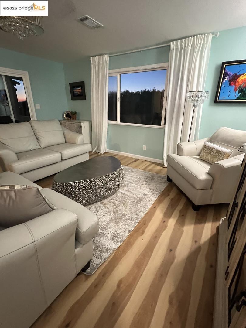 Detail Gallery Image 9 of 21 For 2269 Cypress Ave, San Pablo,  CA 94806 - 3 Beds | 3 Baths