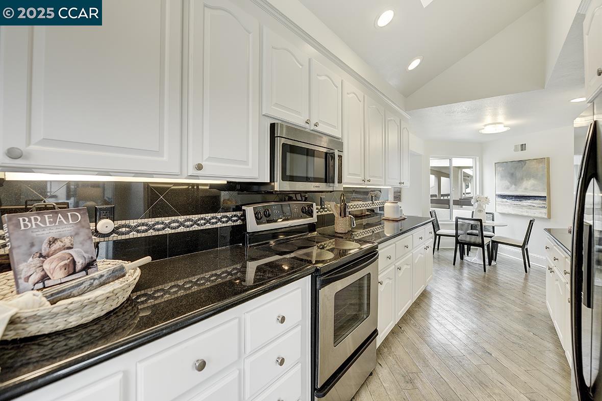 Detail Gallery Image 11 of 56 For 3535 Terra Granada Dr 4c,  Walnut Creek,  CA 94595 - 2 Beds | 2 Baths